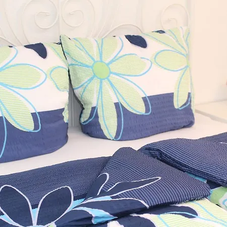 בית הארחה Mimosa רוסט